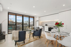 Central City Luxury Apartment stunning views sunny